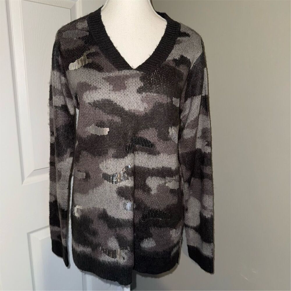 LOGO Lavish Lori Goldstein Womens Gray Camo V-Neck Sweater Sequin Accents Size S